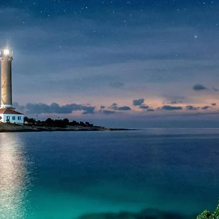 Lighthouse * Veli Rat
